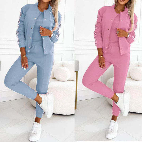 Le Charme™ | Ensemble trois pièces pour femmes avec veste de baseball et pantalon.