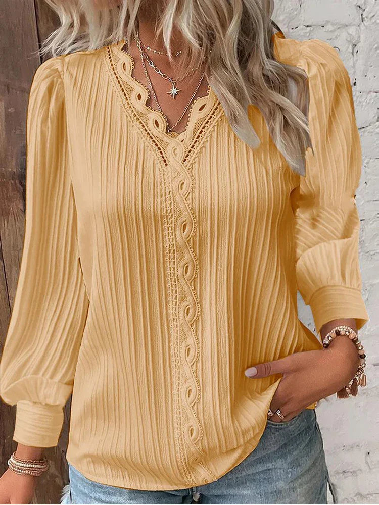 EMMA™ | BLOUSE AVEC DÉTAILS EN LACE EN CHIFFON