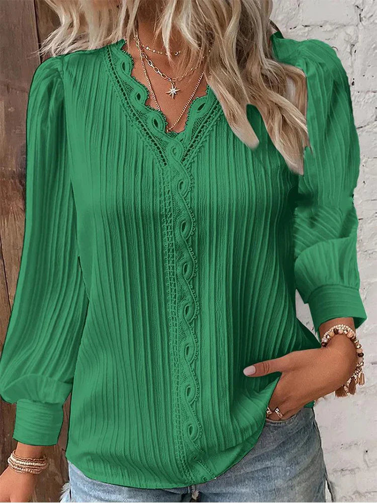 EMMA™ | BLOUSE AVEC DÉTAILS EN LACE EN CHIFFON