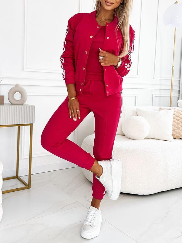 Le Charme™ | Ensemble trois pièces pour femmes avec veste de baseball et pantalon.